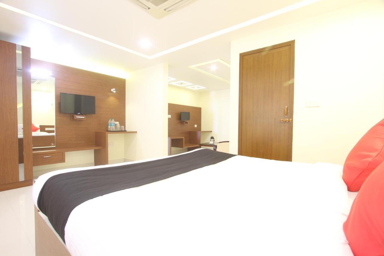 Divines Business Hotel Kuzhittura Экстерьер фото